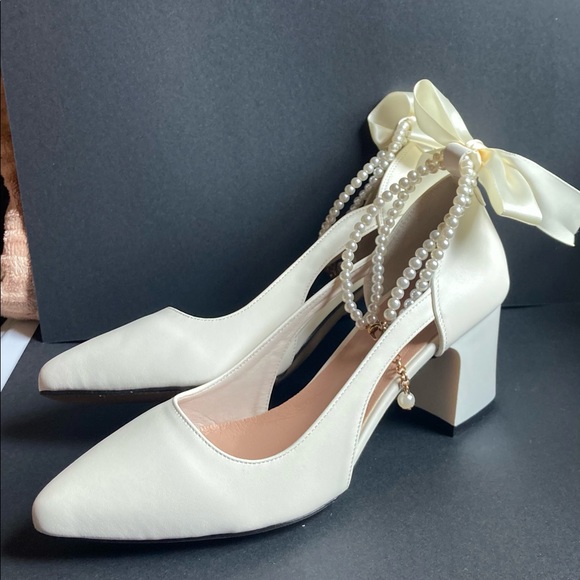 SHEIN Cream Dress Heels - Picture 1 of 5